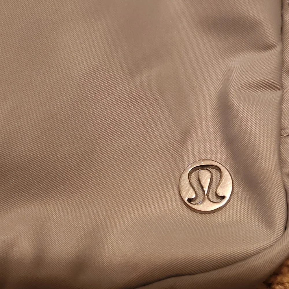 lululemon athletica Light Gray Crossbody Bag - Picture 2 of 12